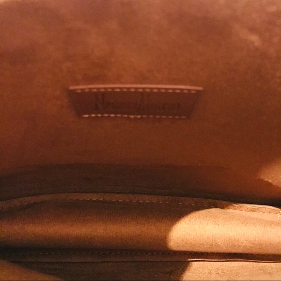 Neiman Marcus Large Vegan Leather Brown Hobo Bag - Picture 4 of 6